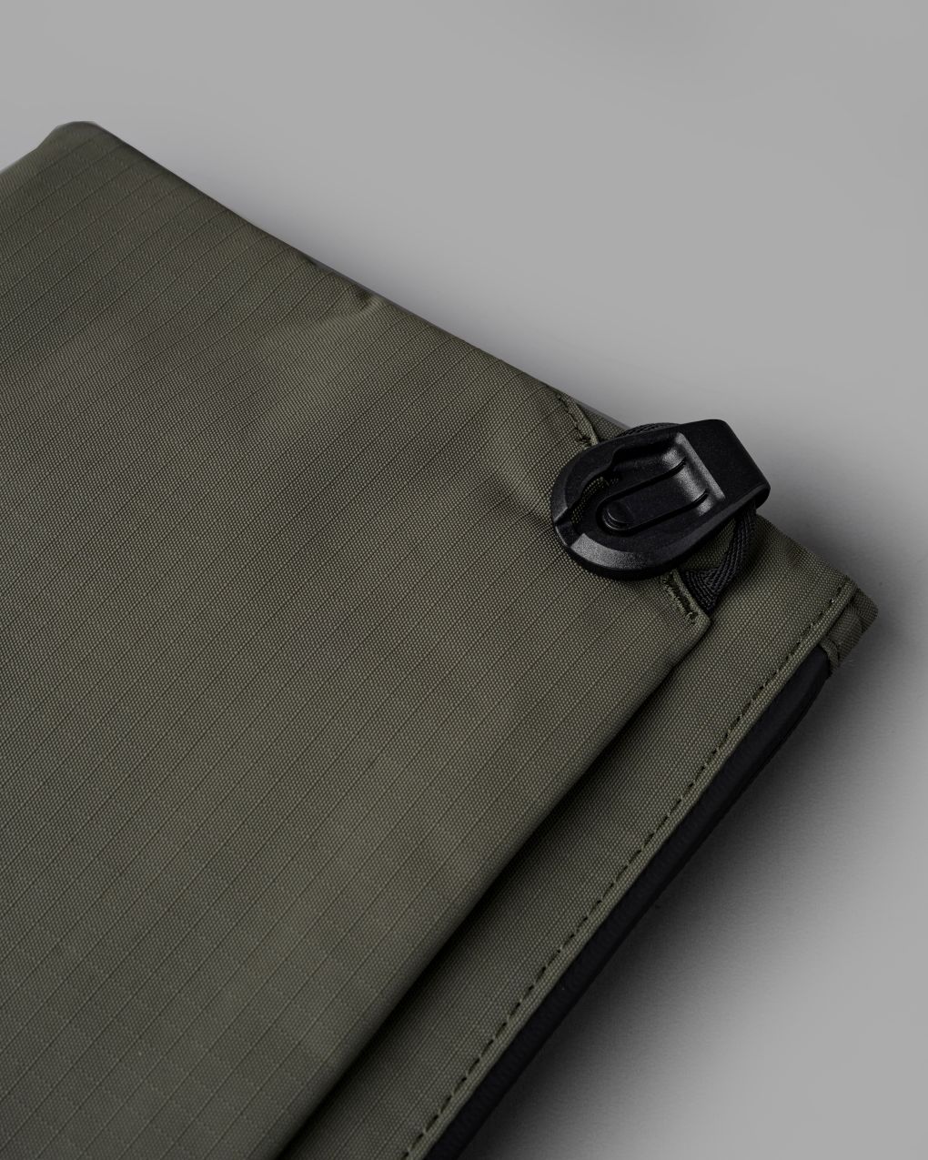 ALPAKA（アルパカ）　ZIP POUCH MAX V2